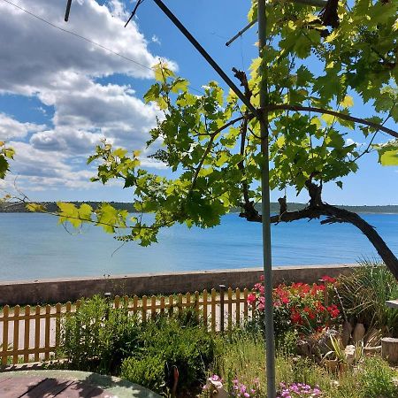 Apartmani Seaview Любач Екстер'єр фото