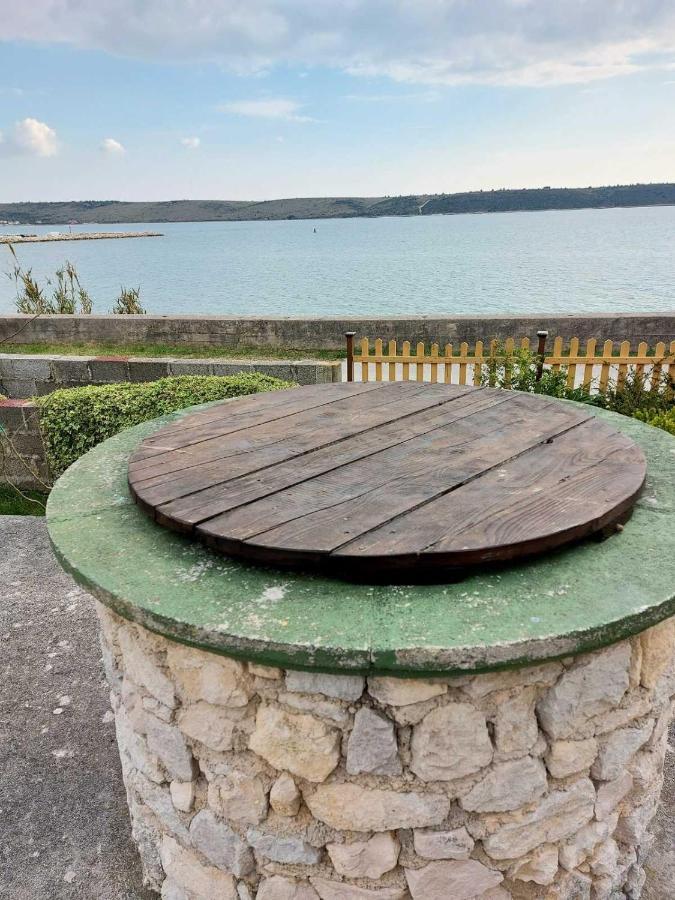 Apartmani Seaview Любач Екстер'єр фото