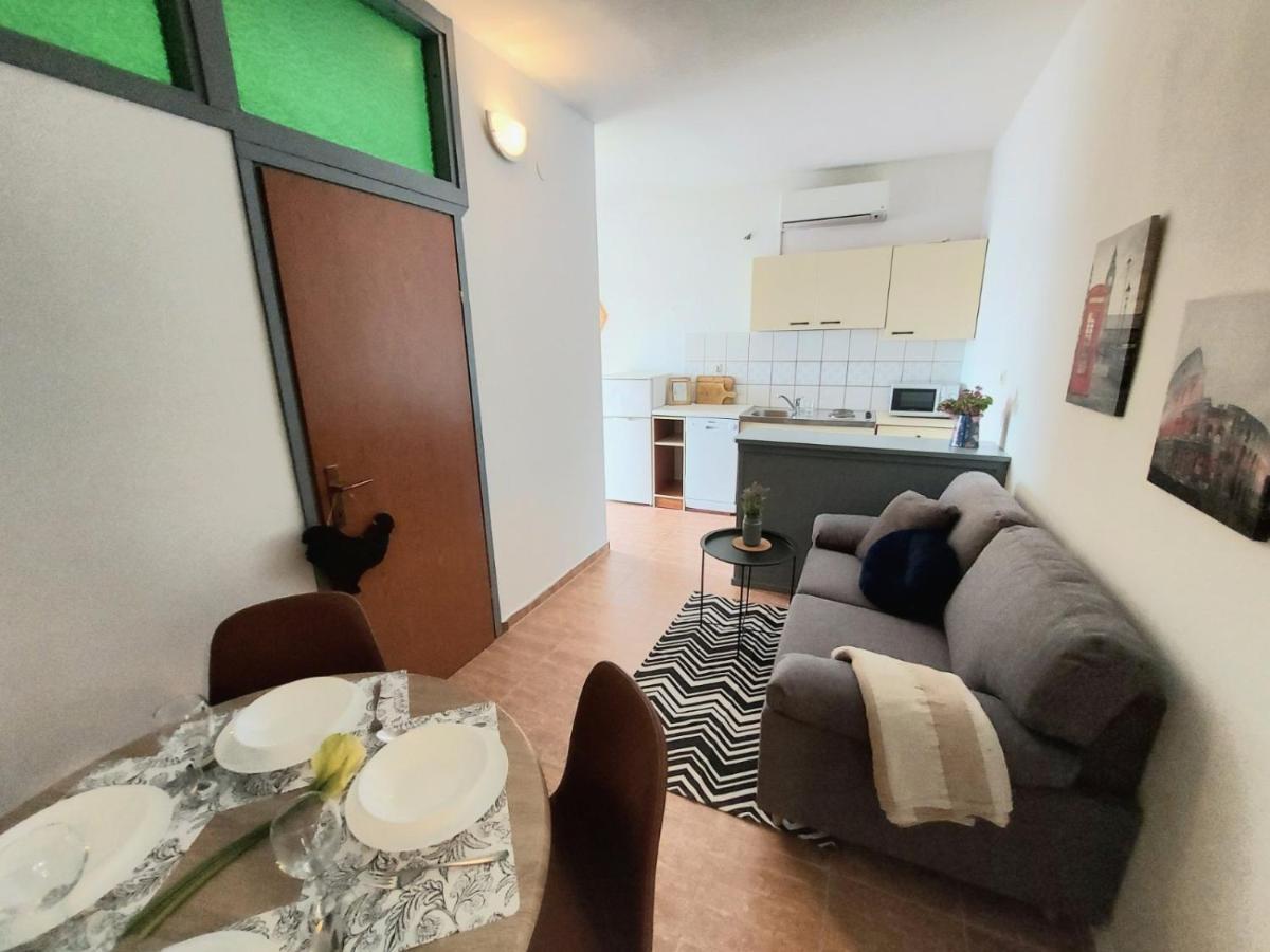 Apartmani Seaview Любач Екстер'єр фото