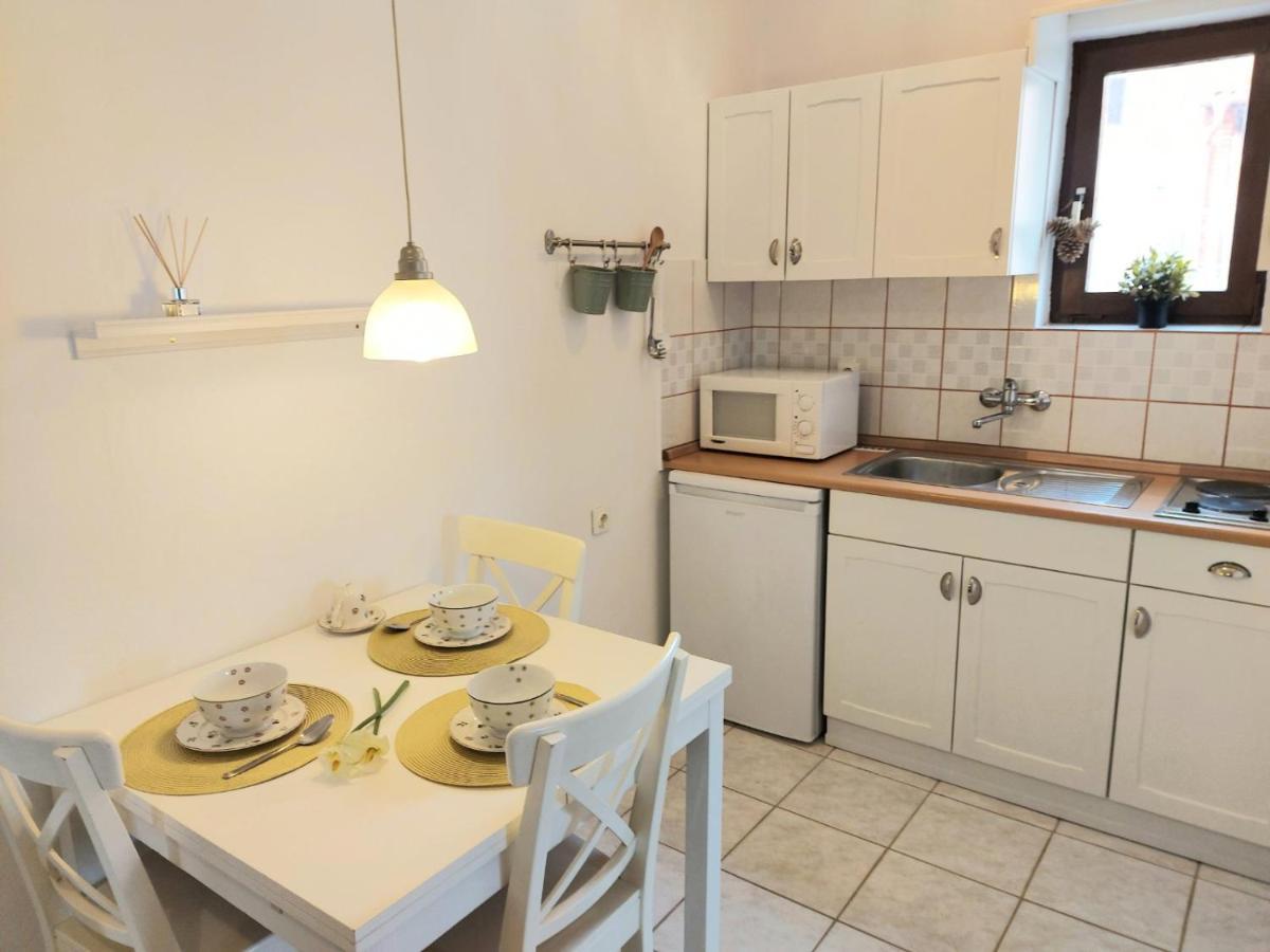 Apartmani Seaview Любач Екстер'єр фото