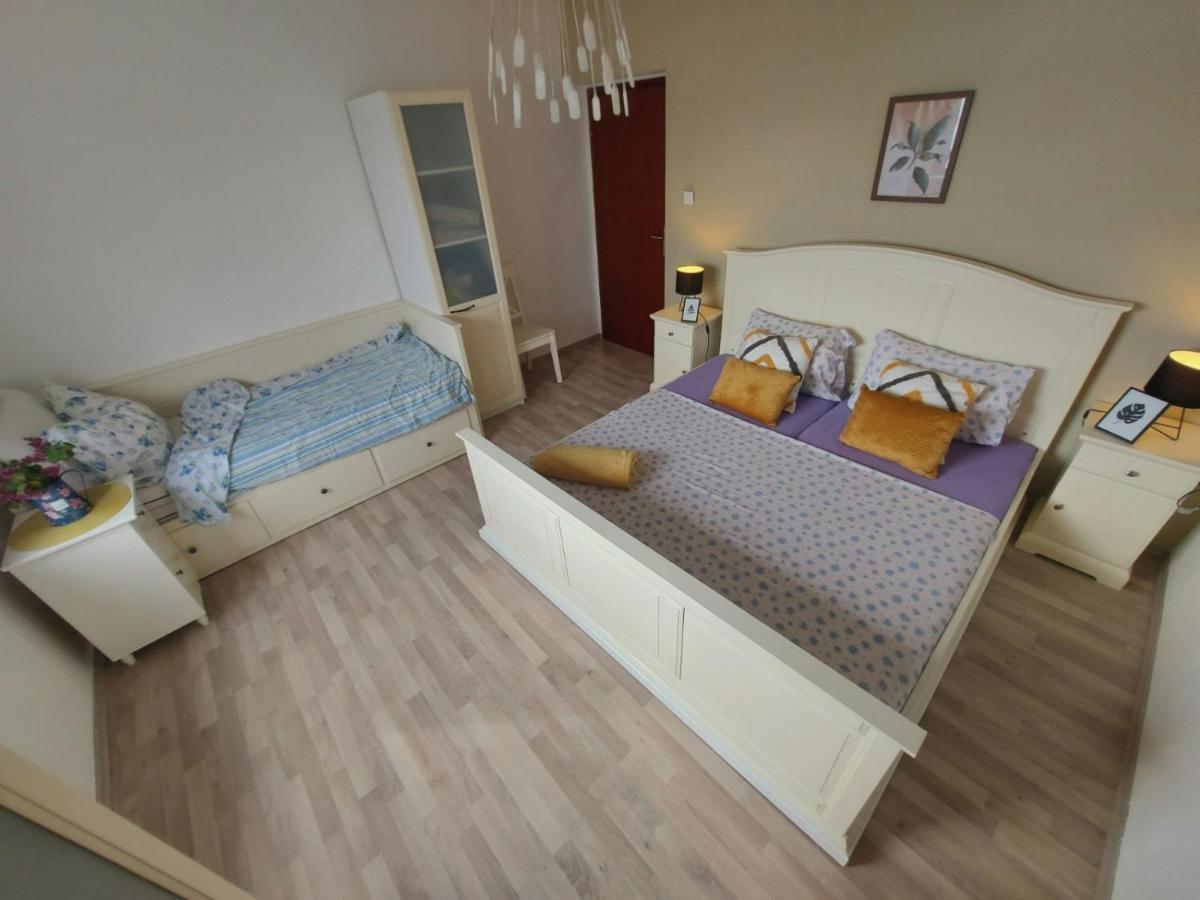 Apartmani Seaview Любач Екстер'єр фото